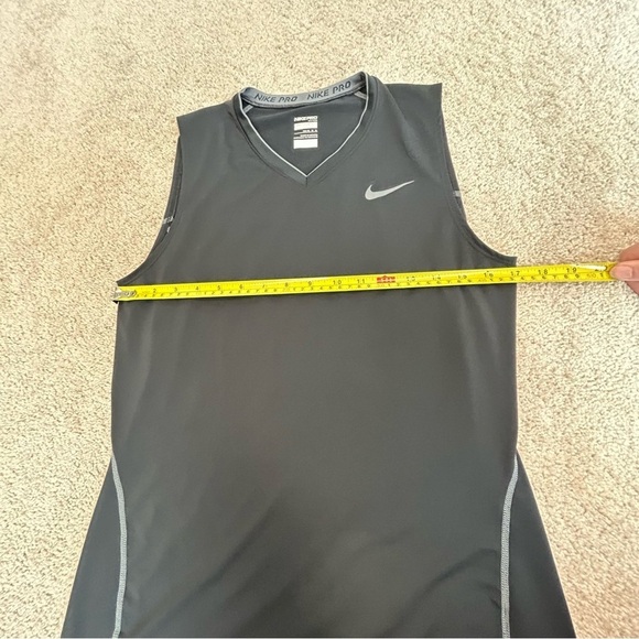 NIKE Pro women’s black athletic V-neck tank top Sz M 8-10 - Picture 9 of 11